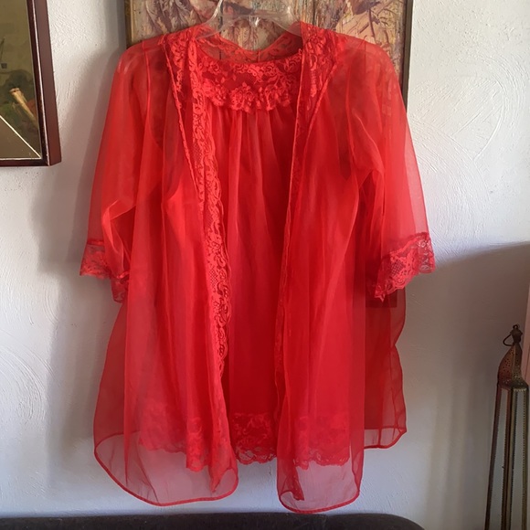 60s 70s VINTAGE BOHO ETHEREAL RED FEMME CHEMISE & ROBE VINTAGE LINGERIE COOR SET - Picture 3 of 16